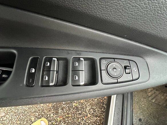 2021 Hyundai Santa Fe IV Рестайлинг, белый, 3000000 рублей - вид 15