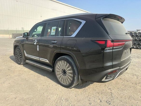 2026 Lexus LX 700h IV, чёрный, 24000000 рублей - вид 3