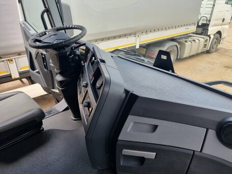 2019 Renault T-Series, белый, 5495000 рублей, вид 3
