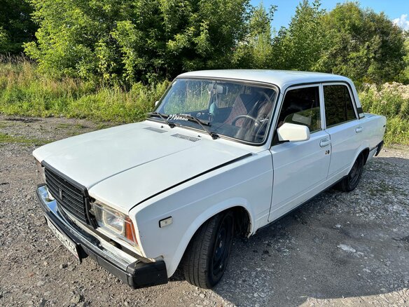 2004 Lada (ВАЗ) 2107, белый, 80000 рублей - вид 2