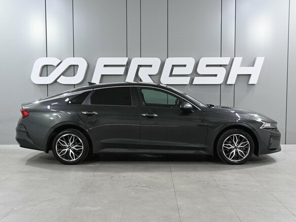 2021 Kia K5 III, серый - вид 4
