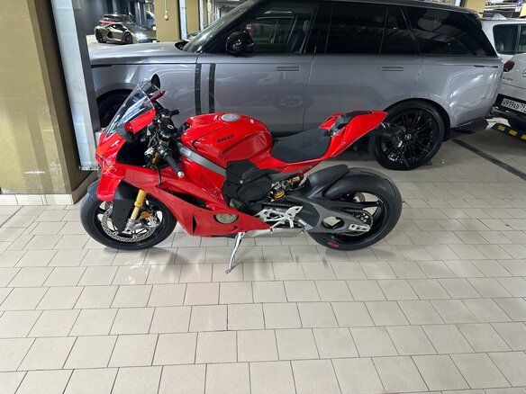 2024 Ducati Panigale V4, красный, 3000000 рублей