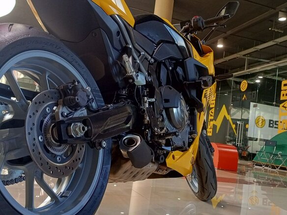 2024 Suzuki GSX-8R, золотистый, 790000 рублей - вид 9