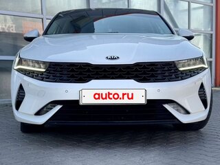 2021 Kia K5 III, белый, 2390000 рублей, вид 1