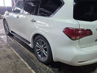 2013 Infiniti QX56 II, белый, 2000000 рублей, вид 3