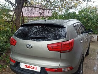 2015 Kia Sportage III Рестайлинг, серебристый, 850000 рублей, вид 3