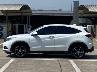 2022 Honda Vezel II, белый, 1615111 рублей, вид 4