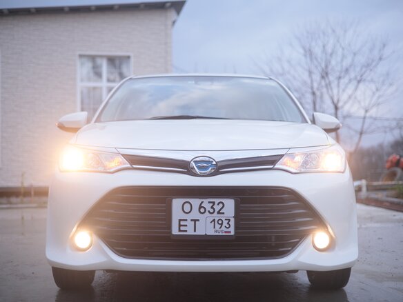 2017 Toyota Corolla Fielder XI (E160, E170, E180) Рестайлинг 1, белый, 1330000 рублей - вид 1