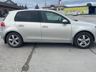 2011 Volkswagen Golf VI, серебристый, 700000 рублей, вид 3