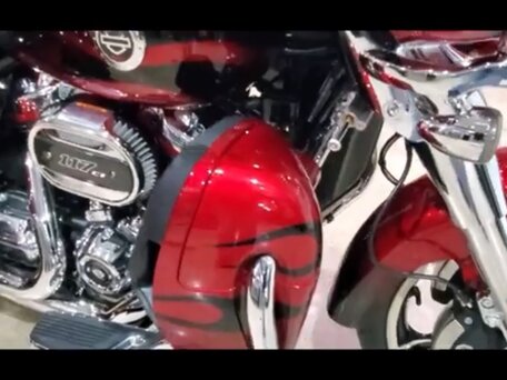 2022 Harley-Davidson CVO Tri Glide, красный, 6550000 рублей, вид 4