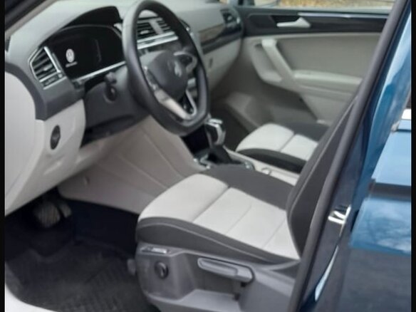 2022 Volkswagen Tiguan II Рестайлинг, синий, 4870000 рублей - вид 6