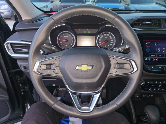 2021 Chevrolet TrailBlazer III, чёрный, 2000000 рублей - вид 7
