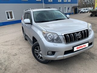 2012 Toyota Land Cruiser Prado 150 Series, серебристый, 3140000 рублей, вид 3