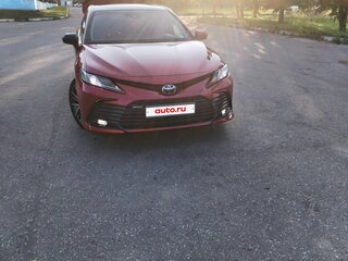 2021 Toyota Camry VIII (XV70) Рестайлинг, красный, 3680000 рублей, вид 2