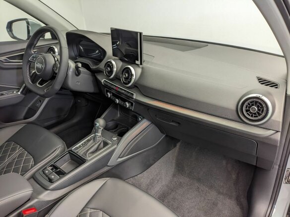 2026 Audi Q2 L 35 TFSI I Рестайлинг, серый, 3940000 рублей - вид 7