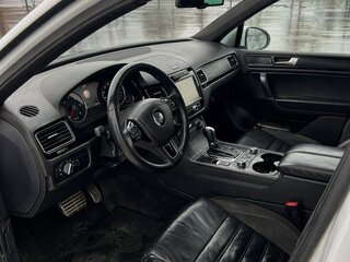 2012 Volkswagen Touareg II, белый, 1939999 рублей, вид 3