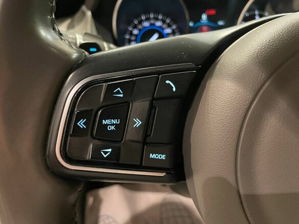 2016 Jaguar XE I, серебристый, 1935000 рублей - вид 13
