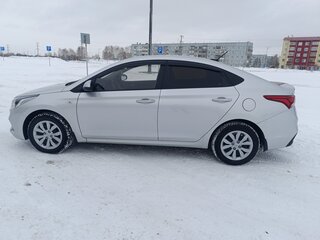 2017 Hyundai Solaris II, серебристый, 1350000 рублей, вид 1