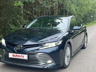 2019 Toyota Camry VIII (XV70), синий, 2200000 рублей, вид 1