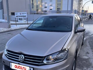 2018 Volkswagen Polo V Рестайлинг, бежевый, 800000 рублей, вид 1