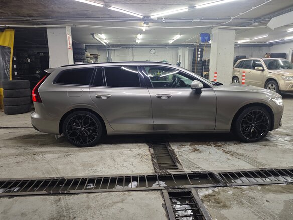 2019 Volvo V60 II, серый, 1800000 рублей - вид 5