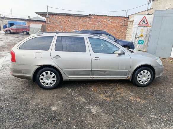 2011 Skoda Octavia II (A5) Рестайлинг, серый, 780000 рублей - вид 1