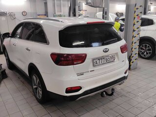 2019 Kia Sorento III Prime Рестайлинг, белый, 3050000 рублей, вид 2