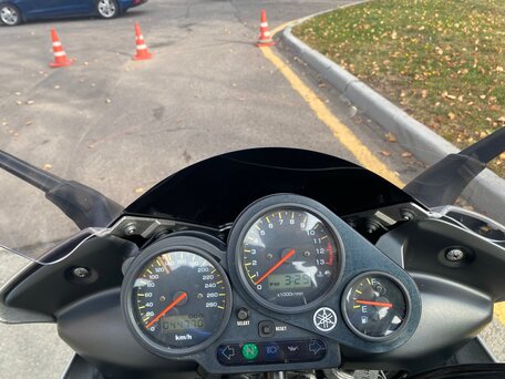 2003 Yamaha FZS1000 Fazer, серый, 360000 рублей, вид 4