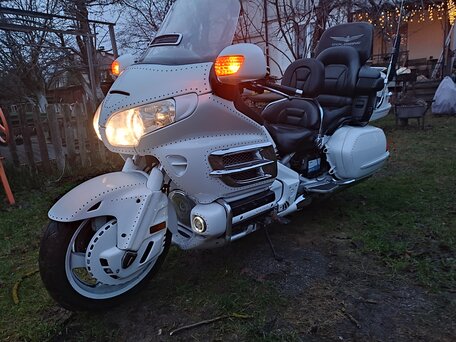 2003 Honda GL 1800 Gold Wing, белый, 700000 рублей, вид 2