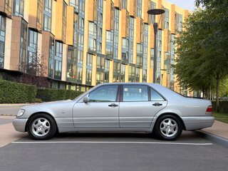 1997 Mercedes-Benz S-Класс 500 III (W140) Рестайлинг, серебристый, 11999000 рублей, вид 2