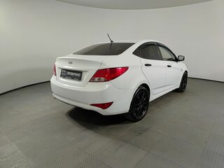2015 Hyundai Solaris I Рестайлинг, белый, 664000 рублей, вид 5
