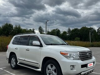 2013 Toyota Land Cruiser 200 Series Рестайлинг 1, белый, 3250000 рублей, вид 4