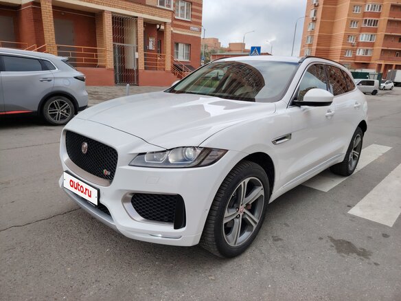 2016 Jaguar F-Pace I, белый, 1895000 рублей - вид 2