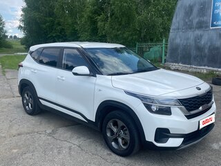 2021 Kia Seltos I, белый, 1870000 рублей, вид 3