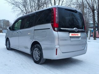 2015 Toyota Esquire I, серый, 1800000 рублей, вид 3