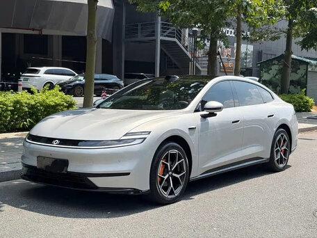 2025 Changan Qiyuan A06 28.39 kWh, серебристый, 2430000 рублей, вид 1