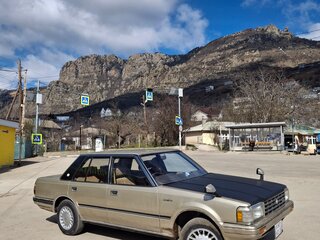 1985 Toyota Crown VII (S120), бежевый, 300000 рублей, вид 1