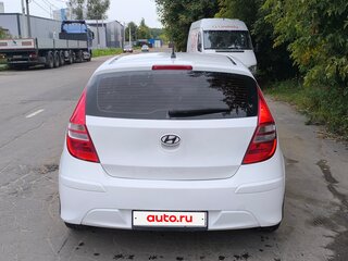 2011 Hyundai i30 I Рестайлинг, белый, 800000 рублей, вид 3