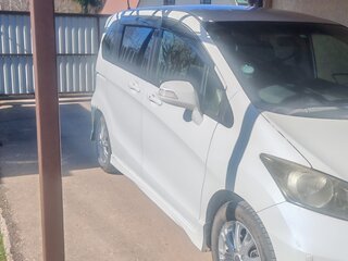 2014 Honda Freed I Рестайлинг 2, белый, 1300000 рублей, вид 4