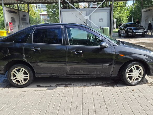 2003 Ford Focus I Рестайлинг, чёрный, 285000 рублей - вид 3