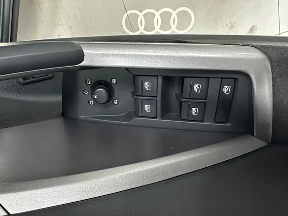 2022 Audi Q3 35 TFSI II (F3), серый, 1860000 рублей - вид 17