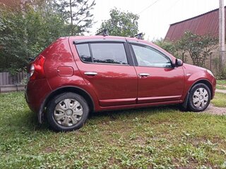 2011 Renault Sandero I, красный, 500000 рублей, вид 3