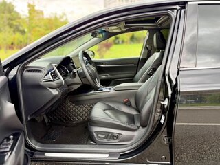 2022 Toyota Camry VIII (XV70) Рестайлинг, чёрный, 3090000 рублей, вид 4