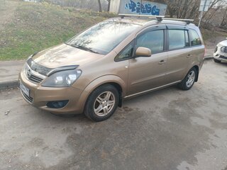 2013 Opel Zafira B Рестайлинг, бежевый, 635000 рублей, вид 1