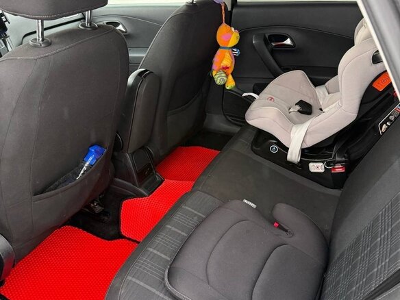 2017 Volkswagen Polo V Рестайлинг, бежевый, 1000000 рублей - вид 6
