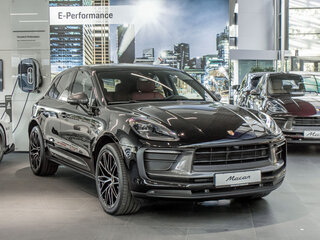 2025 Porsche Macan I Рестайлинг 2, чёрный, 10990000 рублей, вид 3