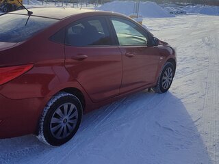 2016 Hyundai Solaris I Рестайлинг, красный, 850000 рублей, вид 5