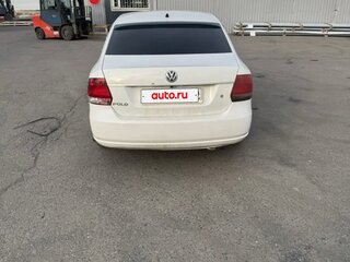 2013 Volkswagen Polo V, белый, 350000 рублей, вид 3