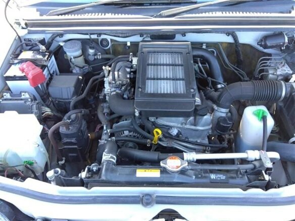 2011 Suzuki Jimny Kei car III Рестайлинг 1, серебристый, 1050000 рублей - вид 17