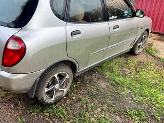 1999 Daihatsu Storia I (M100), жёлтый, 200000 рублей, вид 1